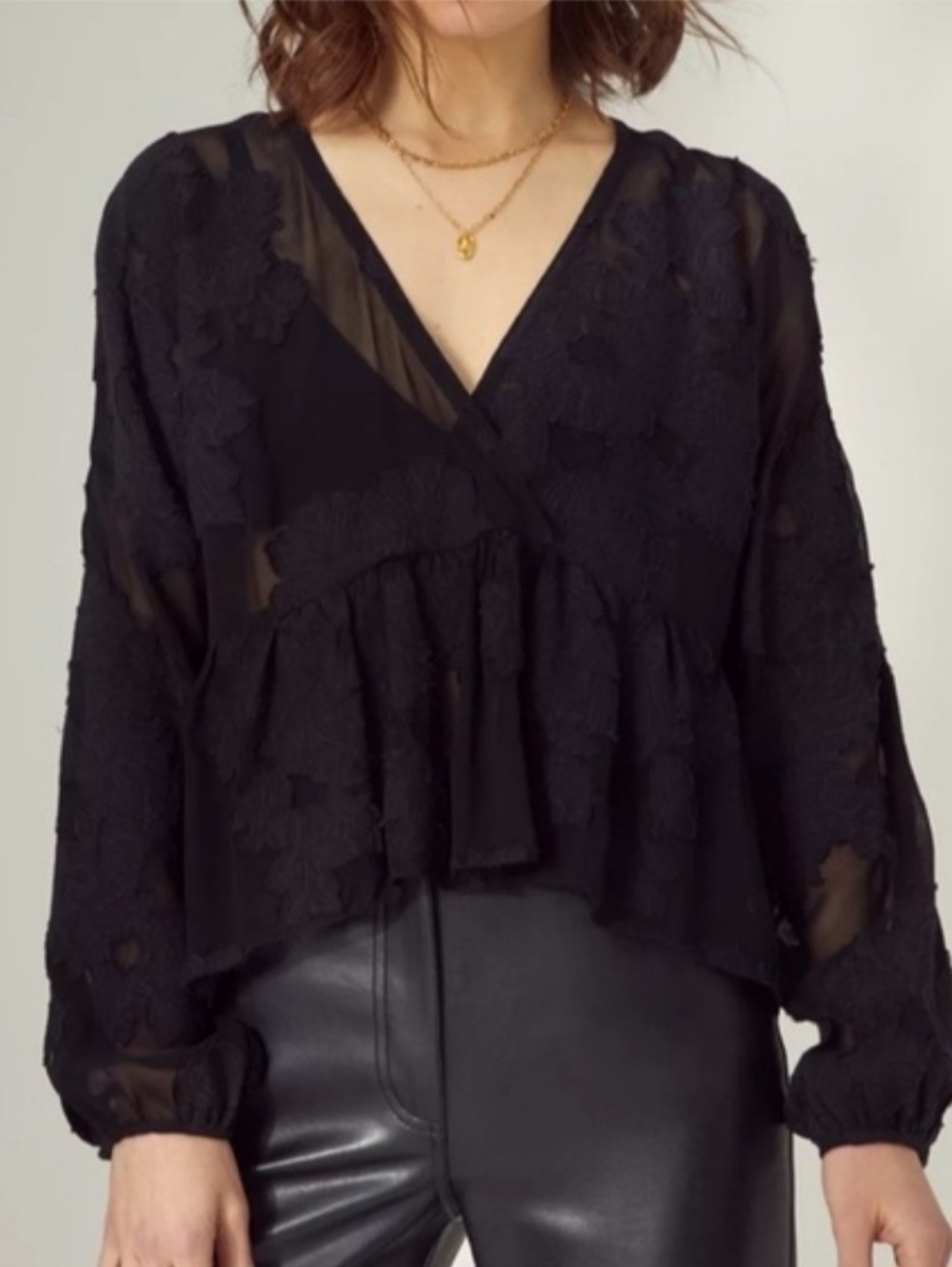 Aritzia Wilfred Black Embroidered Applique Blouse Size Small